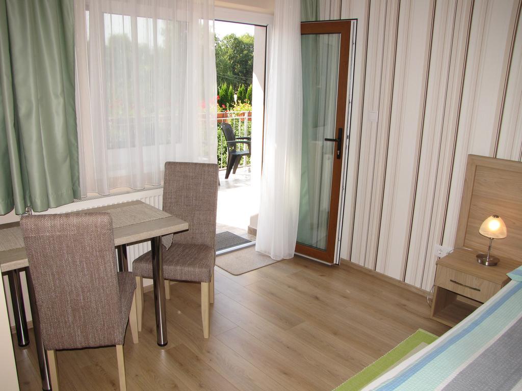 Apartment Csilla *